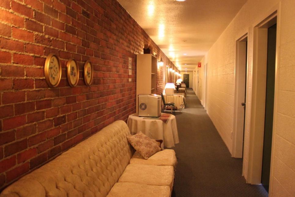 Auberge - Motel Le Pigeonnier Farnham Extérieur photo