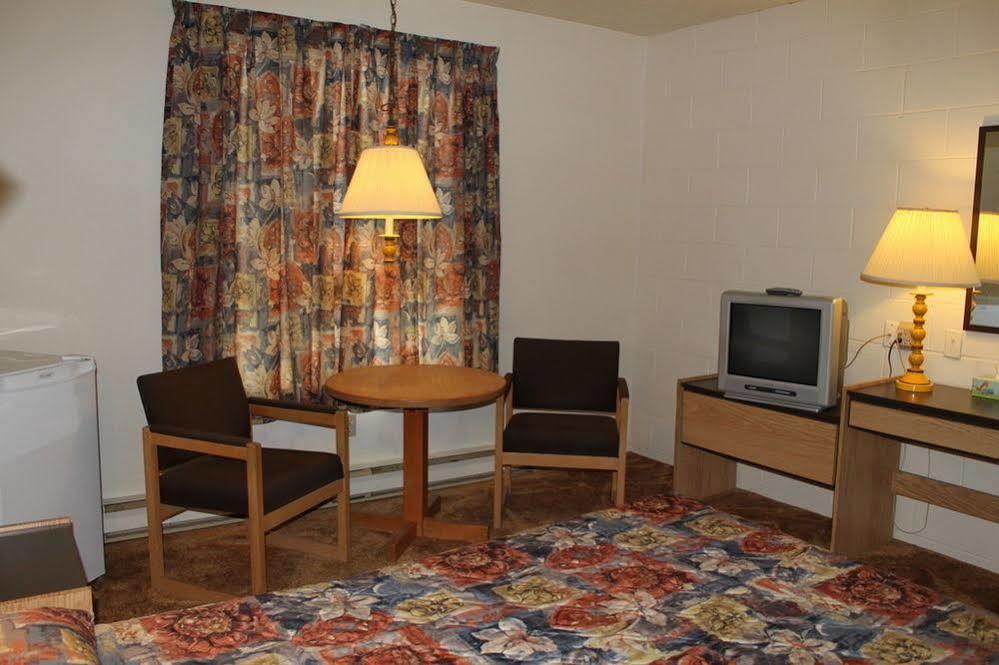 Auberge - Motel Le Pigeonnier Farnham Extérieur photo